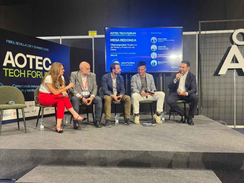 Mesa redonda en la que participa Zigor Gaubeca, CIO de Aire, en AOTEC 2026.